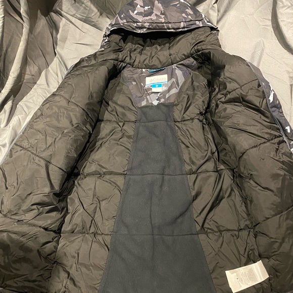 Boys Columbia Winter Jacket - Picture 2 of 5